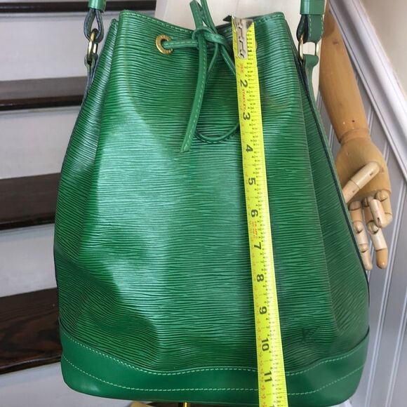 LOUIS VUITTON Green Epi Leather Noe GM Drawstring Bucket Shoulder Bag RARE VTG - Picture 14 of 17